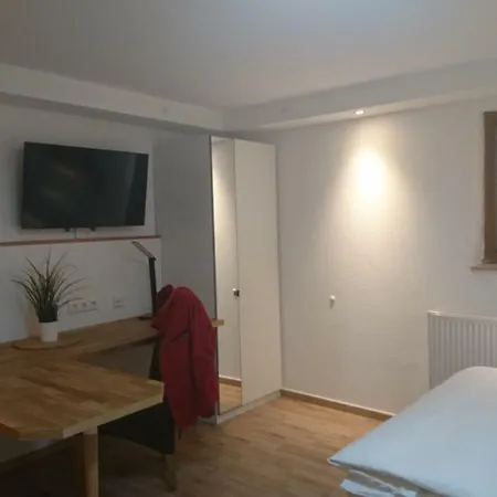 Апартаменты Low-budget Eco-apartment Неккарзульм